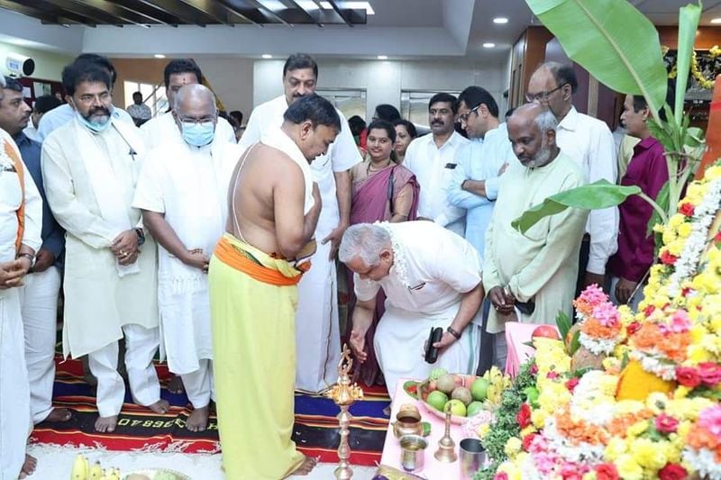 B L Santhosh Attend to Special Puja in BJP Office at Bengaluru grg