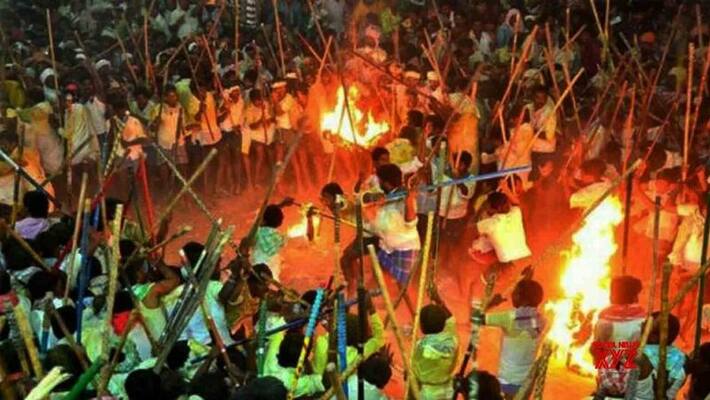 50 injured in clashes as thousands take part in banni utsavam in kurnool 50 injured in clashes as thousands take part in banni utsavam in kurnool