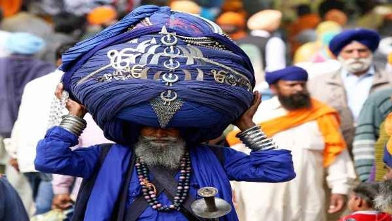 Youth murdered on Singhu border Know who are Nihange Sikhs History once heard tales of Bahadur Guru Army now in controversy