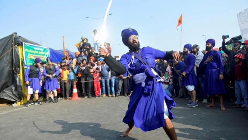 Youth murdered on Singhu border Know who are Nihange Sikhs History once heard tales of Bahadur Guru Army now in controversy