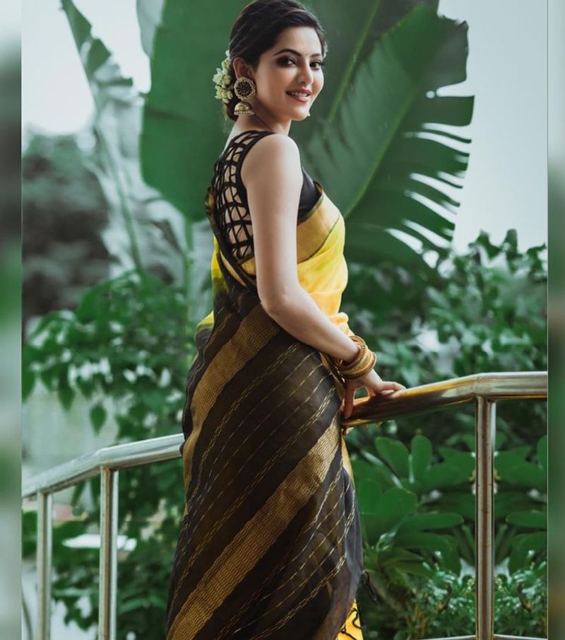 Alluring Actress Athulya ravi over load hot vijayadhasami special photos