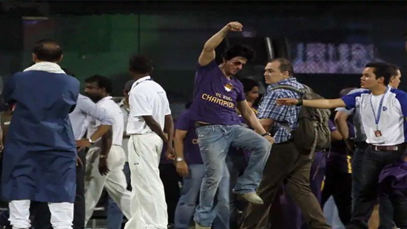 IPL2021 Final: Shah Rukh Khan unavailable for CSK vs KKR match due to Aryan Khan drug case, see his epic photos from stadiums