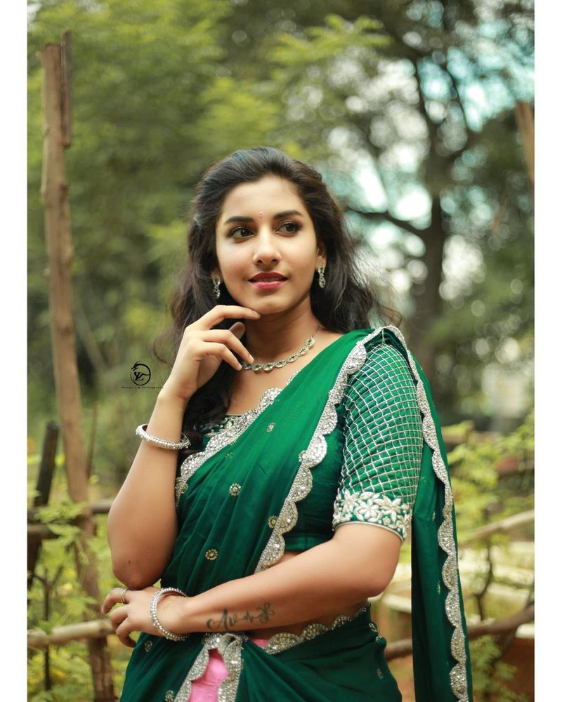 vishnu priya dasara treat rises heat in half saree look at her
