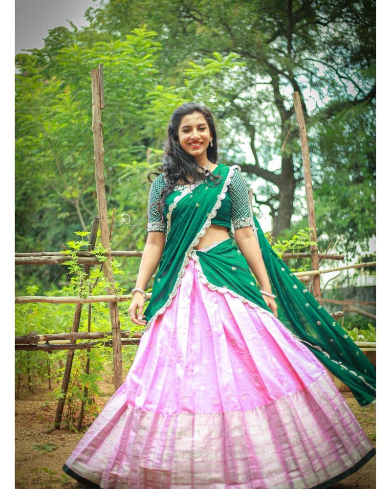 vishnu priya dasara treat rises heat in half saree look at her
