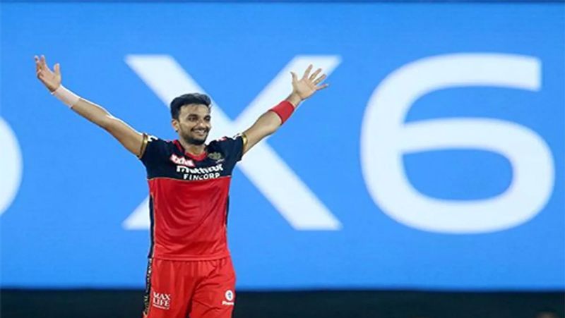 IPL 2021: Ruturaj Gaikwad wins Orange Cap, Harshal Patel takes Purple, know best records of this season