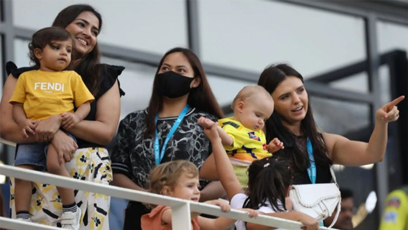 IPL 2021, CSK vs KKR : winning photo of chennai super kings, see here