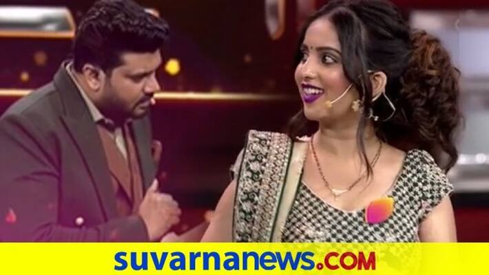 Niveditha Gowda funny reactions to Srujan Lokesh at Colors Kannada Anubandha awards Function stage dpl Niveditha Gowda funny reactions to Srujan Lokesh at Colors Kannada Anubandha awards Function stage dpl