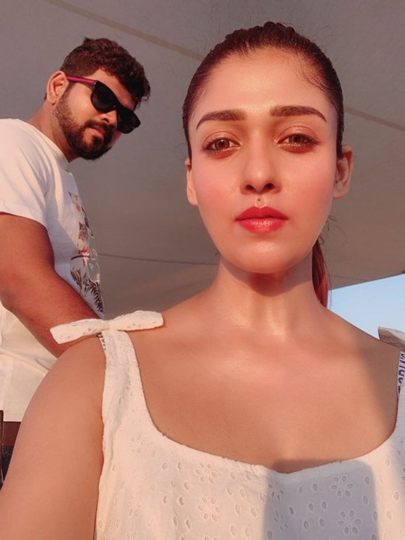 Nayanthara hacks boyfriend Vignesh Shivans phone to click a mesmerising selfie on Mumbai vacay dpl