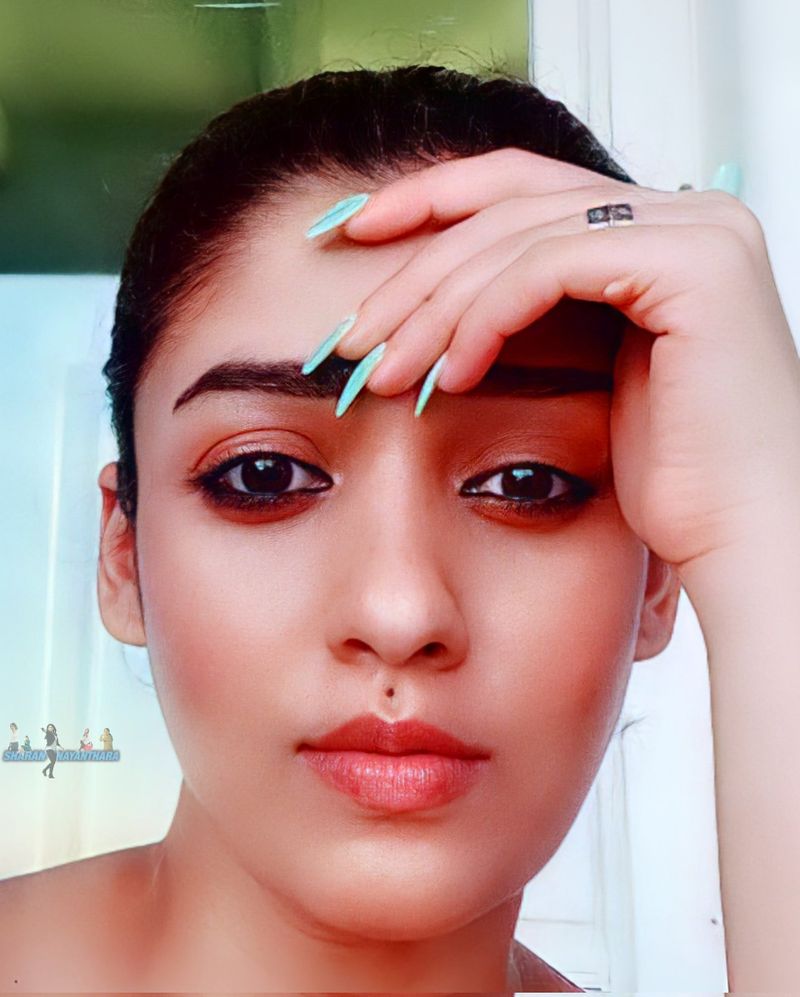 Nayanthara hacks boyfriend Vignesh Shivans phone to click a mesmerising selfie on Mumbai vacay dpl