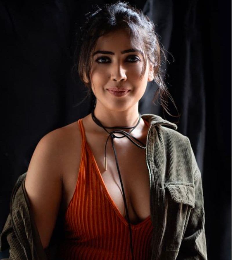Kannadathi Fame Sara Annaiah shares her gift expectations from Boyfriend at Colors Kannada Anubandha Awards dpl