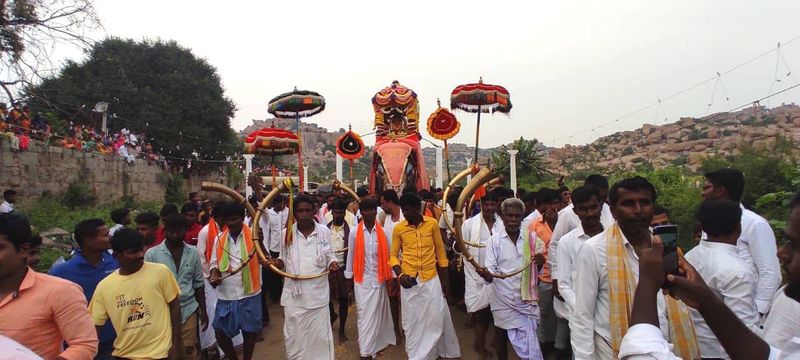 Celebrated Ambari Procession at Hemagudda in Gangavatin grg