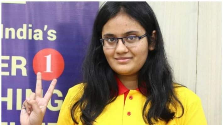 kavya chopra topper in female section of jee examination kavya chopra topper in female section of jee examination