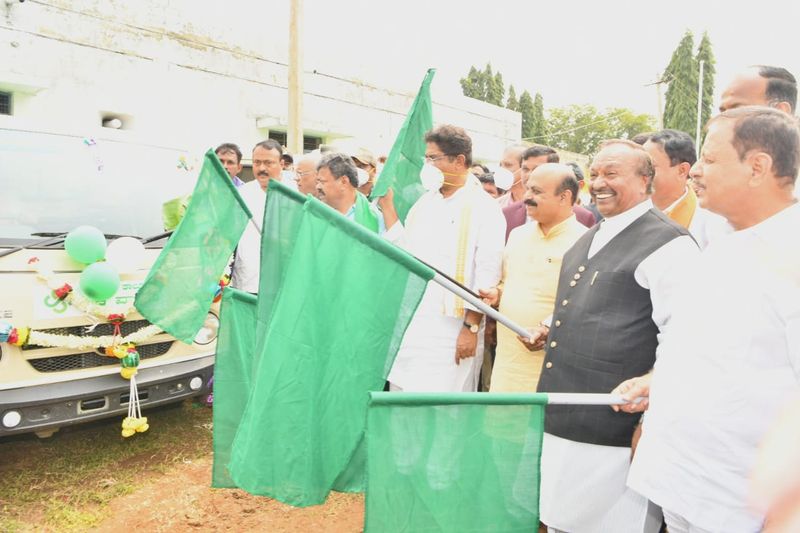 CM Basavaraj bommai inaugurates Grama vastavya program in Davanagere snr
