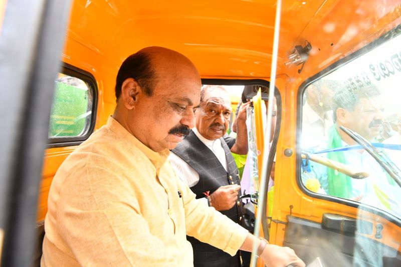 CM Basavaraj bommai inaugurates Grama vastavya program in Davanagere snr