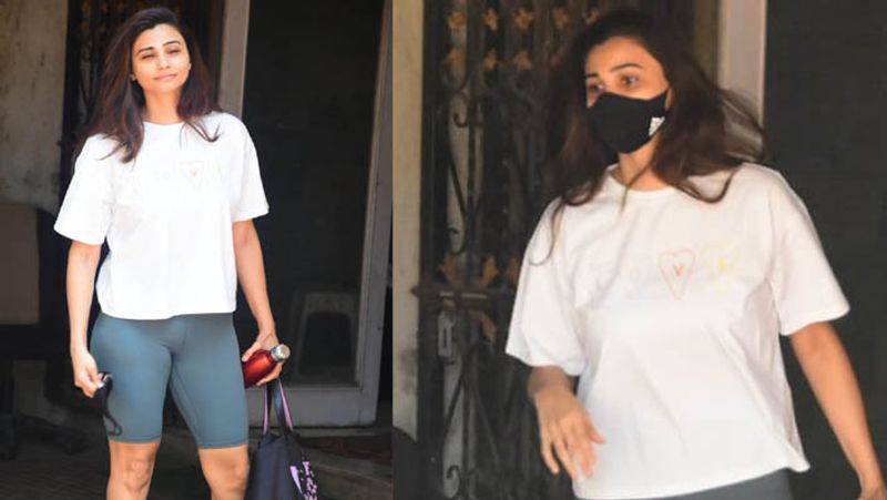 kareena kapoor son jeh ali khan spotted outside home, taimur younger brother looked sad
