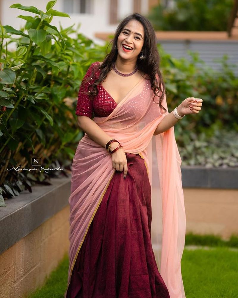 Deepthi Sunaina mind blowing hot in half saree look