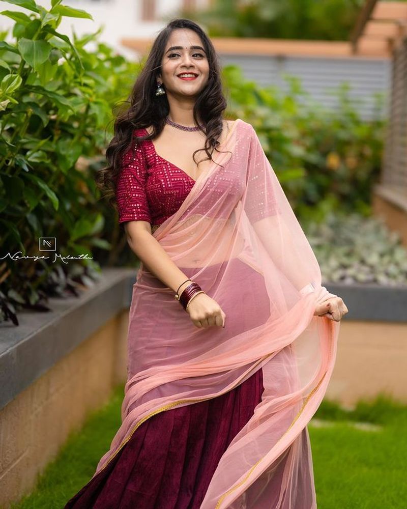 Deepthi Sunaina mind blowing hot in half saree look
