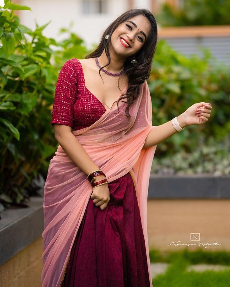 Deepthi Sunaina mind blowing hot in half saree look