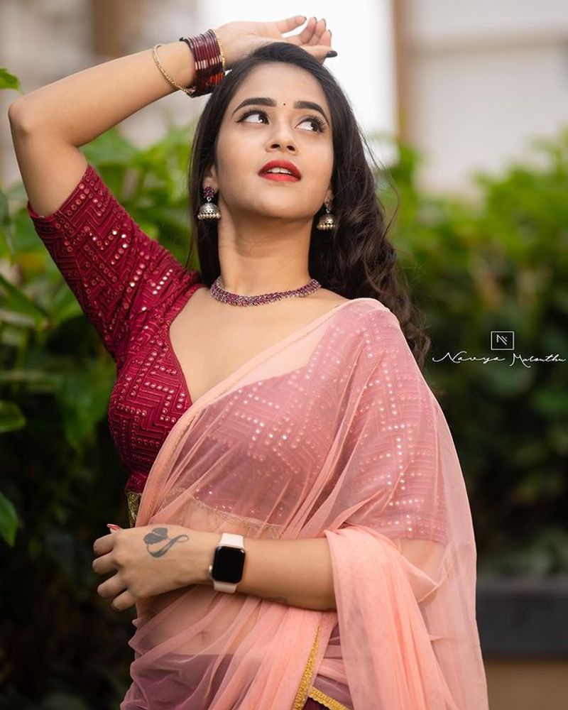 Deepthi Sunaina mind blowing hot in half saree look