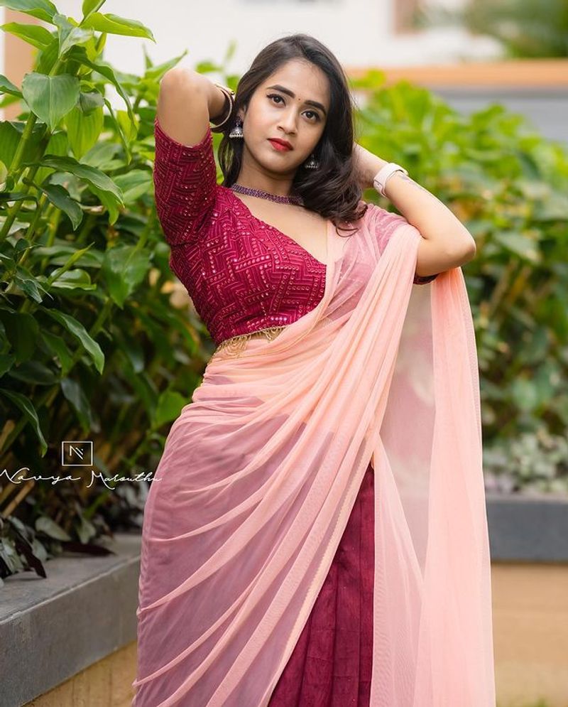 Deepthi Sunaina mind blowing hot in half saree look