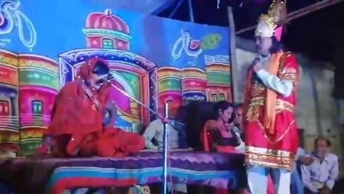 Rajendra Singh who performed Dasaratha in Ramlila staging in Bijnor died of heart attack while staging Ram disconnection Rajendra Singh who performed Dasaratha in Ramlila staging in Bijnor died of heart attack while staging Ram disconnection