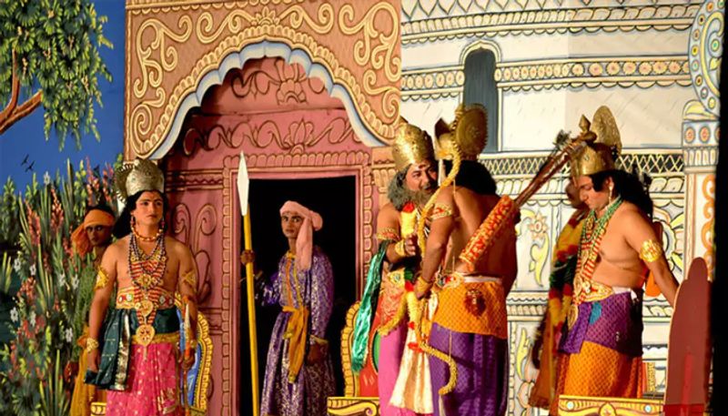 Uttar Pradesh, actor playing role of dashrath in ram leela died on stage in bijnor