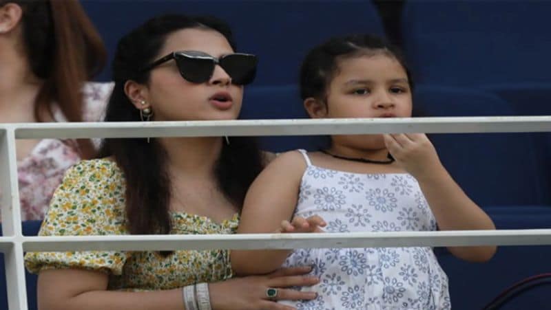 IPL 2021: MS Dhoni wife Sakshi followed same fashion style during whole Season, see pictures