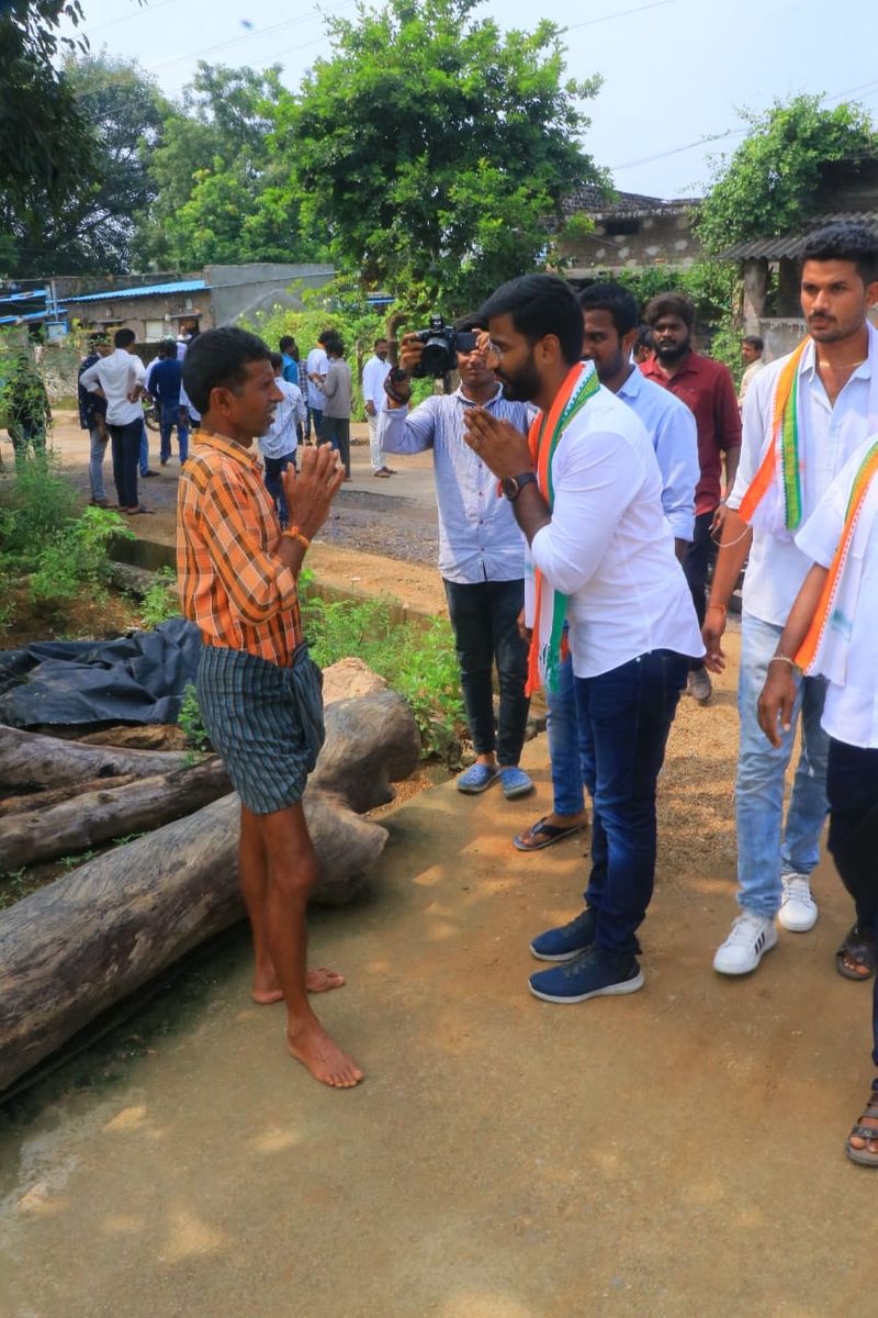Huzurabad Bypoll: congress candidate balmuru venkat house to house campaign