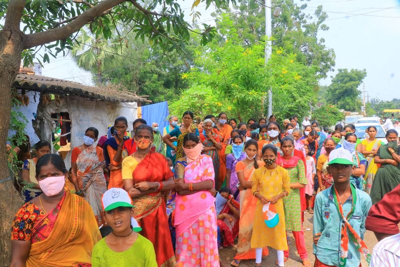 Huzurabad Bypoll: congress candidate balmuru venkat house to house campaign