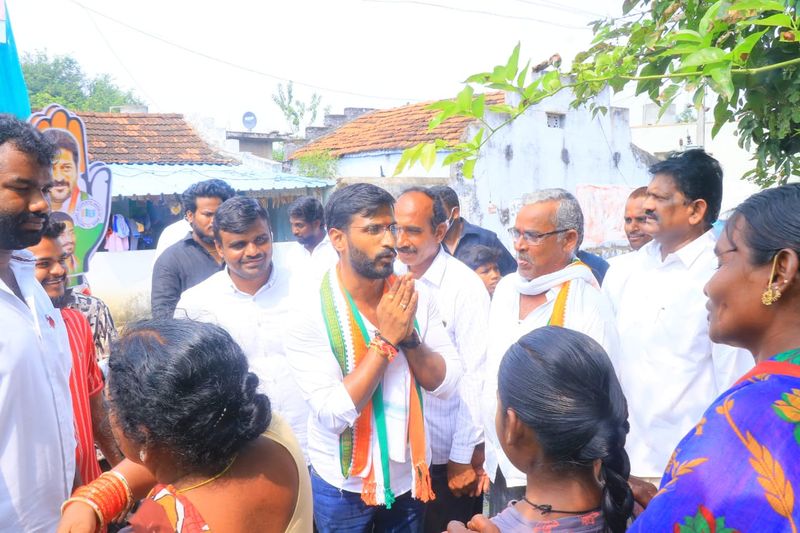 Huzurabad Bypoll: congress candidate balmuru venkat house to house campaign