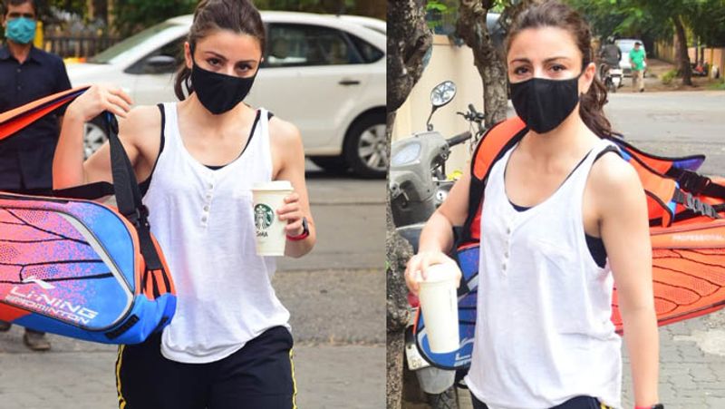 amrita singh spotted without make with son ibrahim ali khan and daughter sara ali khan
