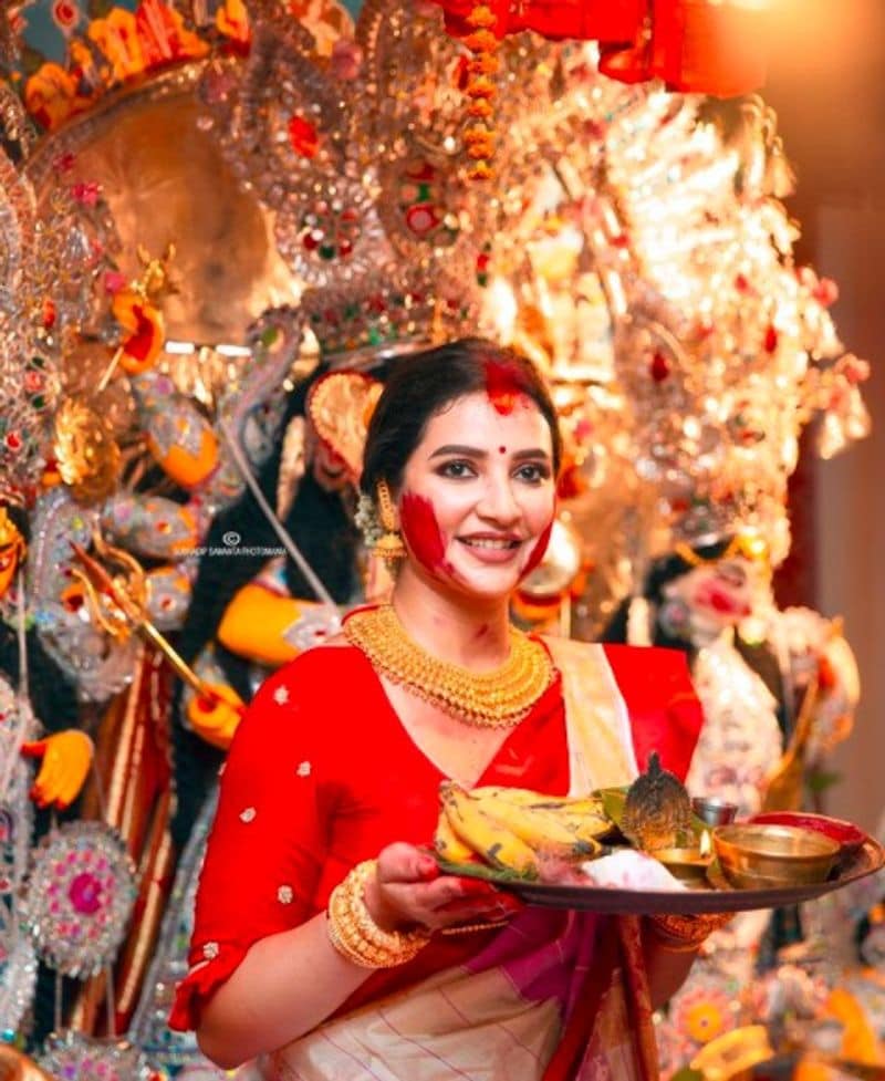 bengali actress bijoya wish to fans bjc