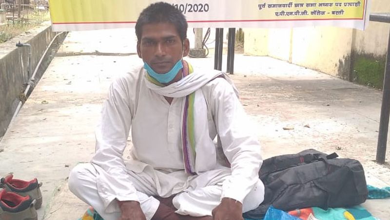 Somnath Nishad of Basti troubled by police harassment has gone to Ayodhya on foot to seek justice from Lord Shri Ram