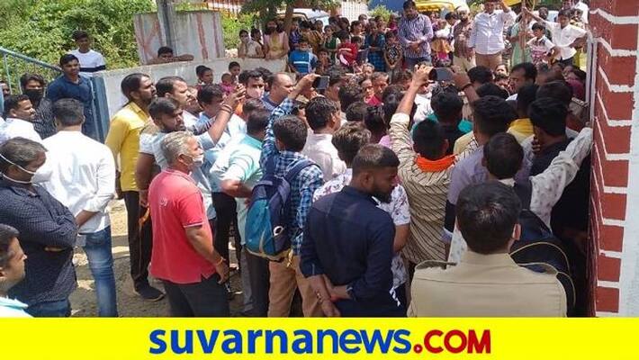 Hindu Activists Outrage Against Christian community for Allegation of Conversion in Hubballi grg Hindu Activists Outrage Against Christian community for Allegation of Conversion in Hubballi grg
