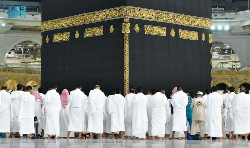 entry to worshippers in Makkah and Madina without social distance