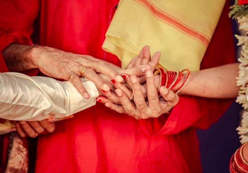 Actress Sruthi Hariharan shares marriage photos dpl
