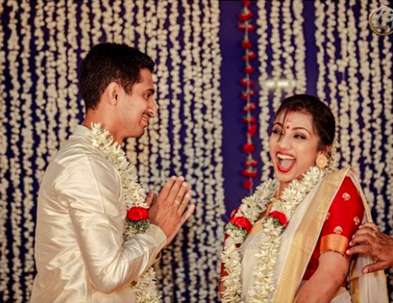 Actress Sruthi Hariharan shares marriage photos dpl