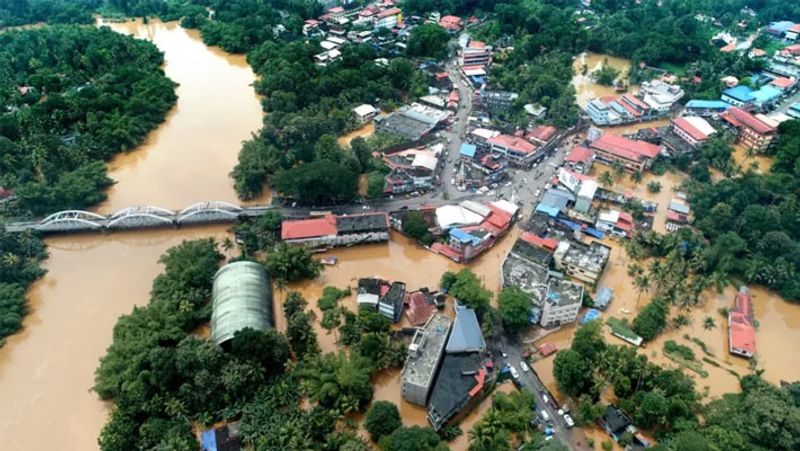 Shocking pictures after heavy rains in Kerala, weather alert