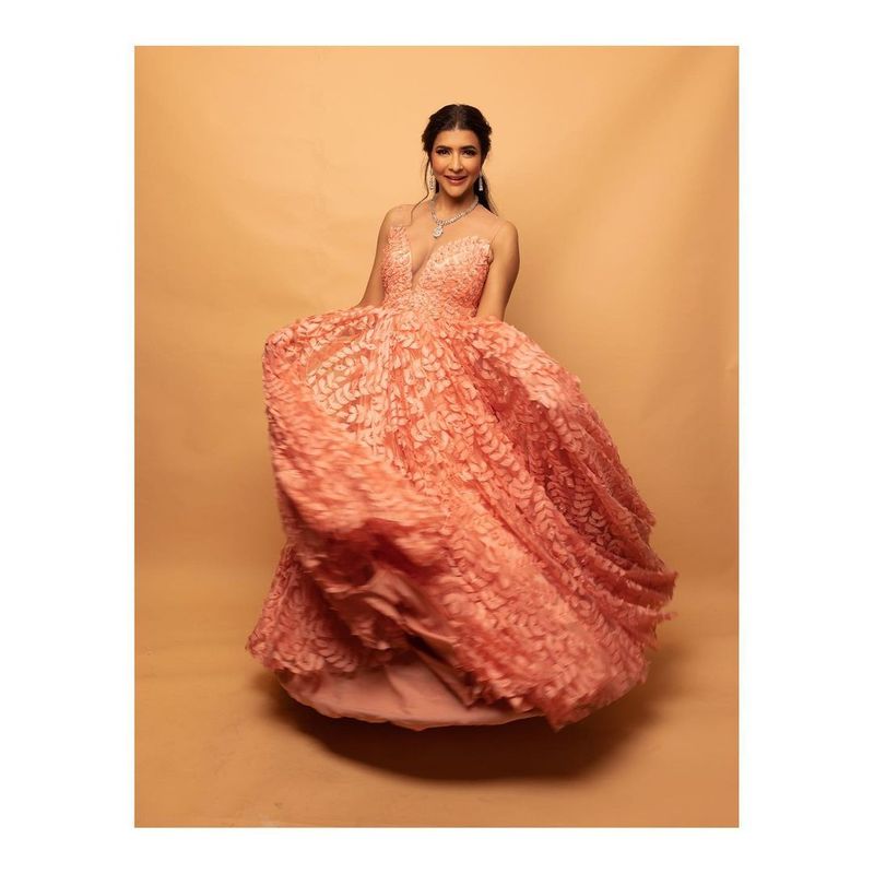 manchu lakshmi strong counter to troller hot topic what happened?