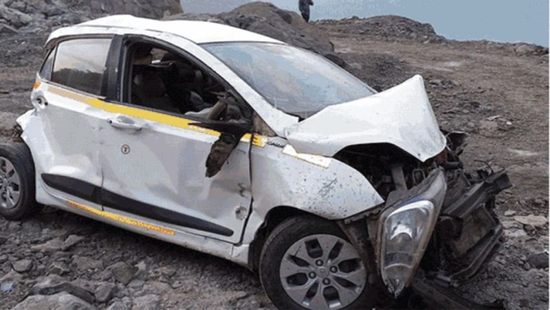 Accident on Pune Mumbai Expressway 6 vehicles collided in which 3 people died on spot and 6 people were injured