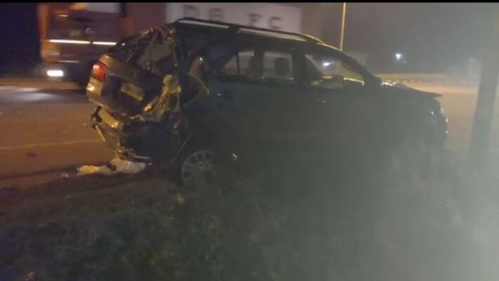 Kavali ex MLA Katamreddy Vishnuvardhan Reddy Car Meet With Accident Kavali ex MLA Katamreddy Vishnuvardhan Reddy Car Meet With Accident