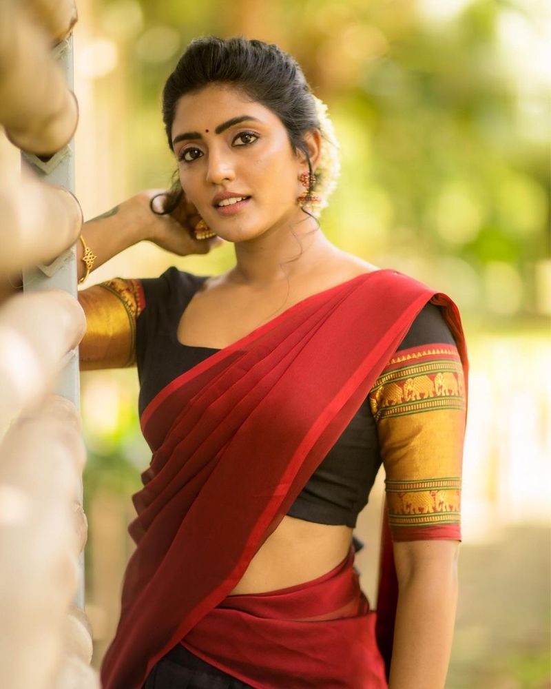 eesha rebba killing poses in half saree photos rise temperature in internet