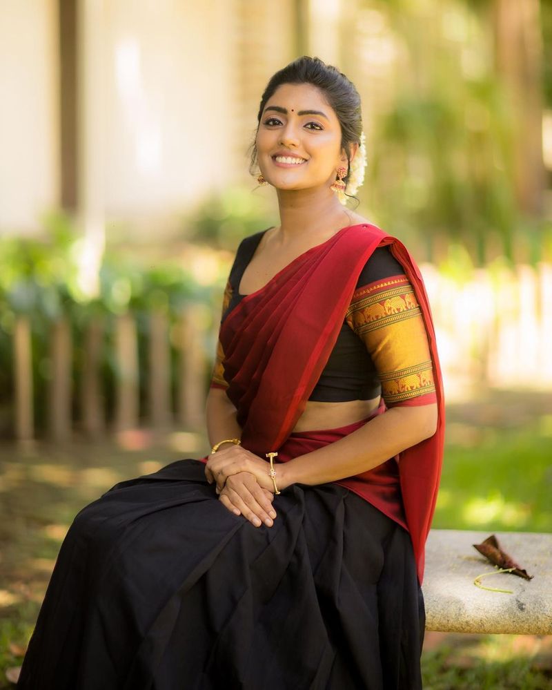 eesha rebba killing poses in half saree photos rise temperature in internet