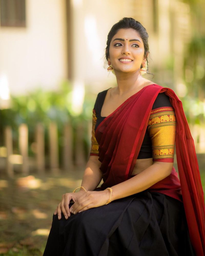 eesha rebba killing poses in half saree photos rise temperature in internet