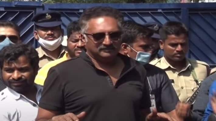 prakash raj complains against ycp leaders due to maa elections prakash raj complains against ycp leaders due to maa elections