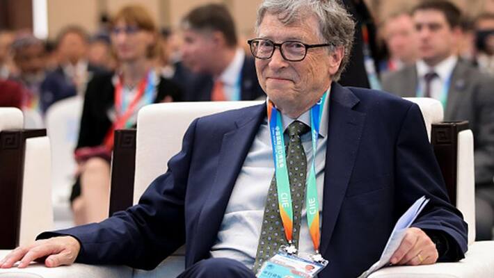 Bill Gates uses a Samsung Galaxy Z Fold 3 instead of Microsoft Surface Duo Bill Gates uses a Samsung Galaxy Z Fold 3 instead of Microsoft Surface Duo