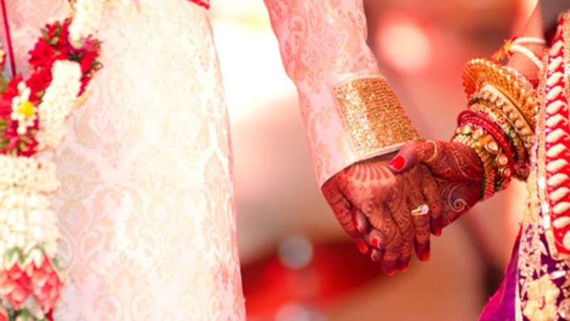 Indonesia Tidong Tribe couple is not allowed to go to the bathroom for 3 days after the wedding