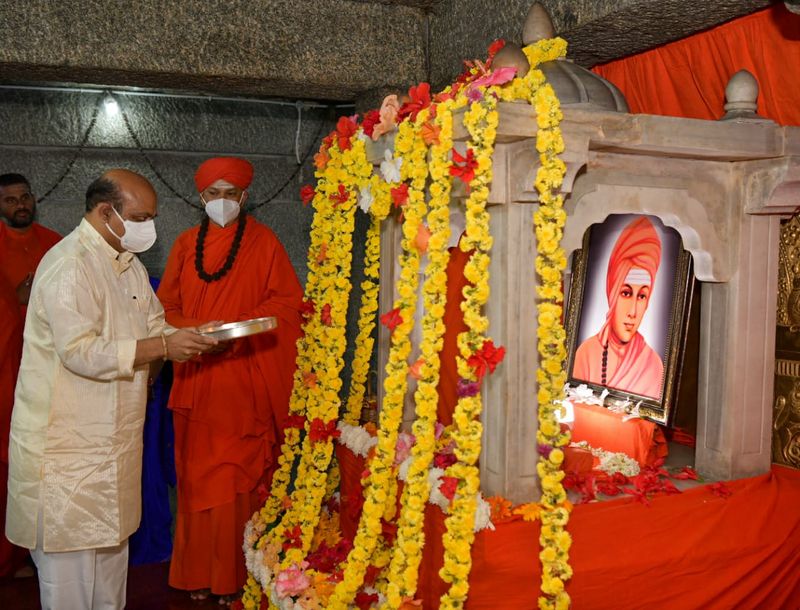 basavashree award for bs yediyurappa and basava bhushan to basavaraj bommai rbj