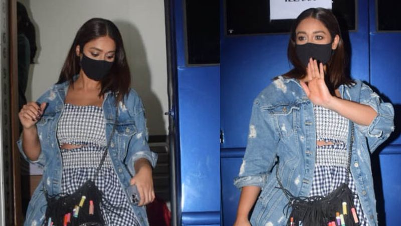kareena kapoor spotted outside her apparment without makeup in this condition photos viral