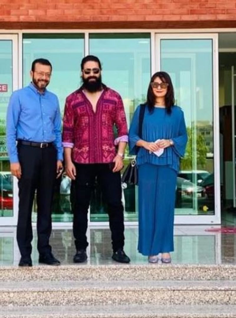 Kannada Yash and Radhika Pandit looks stylish in Dubai vacation vcs